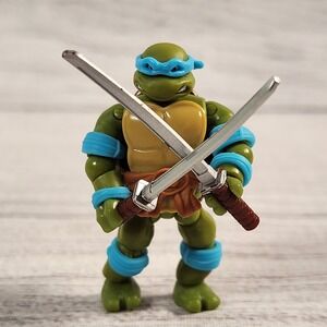 Mega Bloks TMNT Leonardo Mini Figure with Dual Katana Swords 2 Inch Blue Bandana